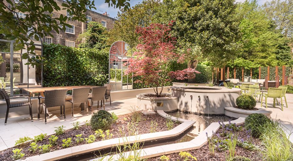 Image of bedford hotel garden