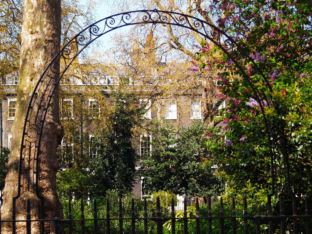 Image of bedford square gardens  north gate